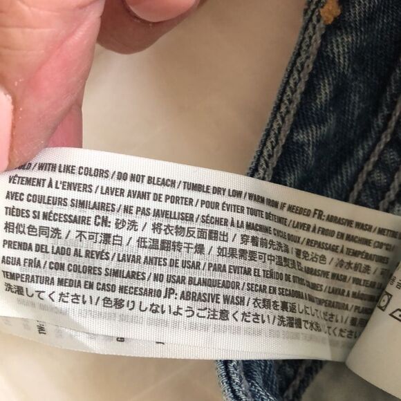 Hollister Ultra High Waisted Mom Short Size 25 Blue pin stripe Gently used - Picture 6 of 8